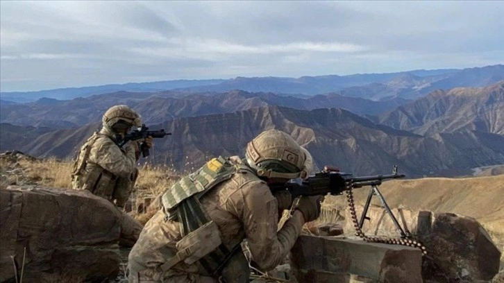 Pençe Kaplan bölgesinde 3 PKK'lı terörist etkisiz hale getirildi