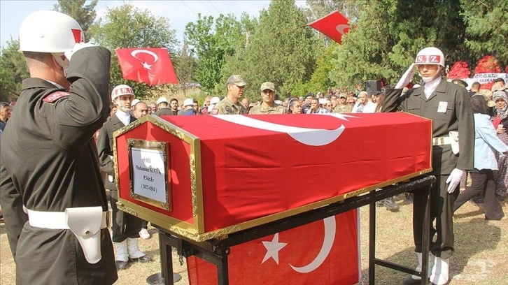 Pençe-Kilit Harekatı bölgesinde şehit olan askerin cenazesi Hatay'da defnedildi