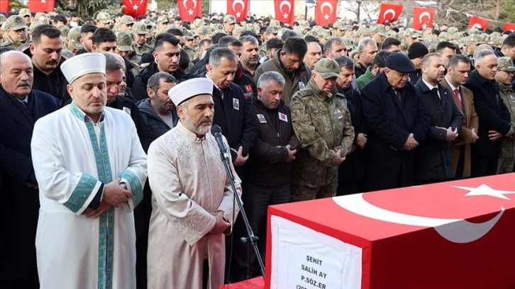 Pençe-Kilit Operasyonu'nda şehit olan Salih Ay, Erzincan'da son yolculuğuna uğurlandı