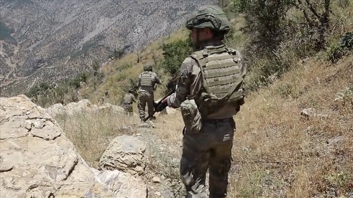 Pençe-Kilit ve Pençe-Kaplan operasyon bölgelerinde 7 PKK'lı terörist etkisiz hale getirildi