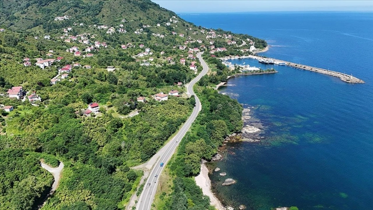 Perşembe ile Fatsa arasındaki sahil yolu, manzarasıyla sürücülere keyifli rota sunuyor