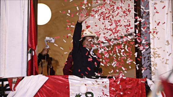 Peru&#039;da devlet başkanlığı seçimlerini sol partinin adayı Pedro Castillo kazandı