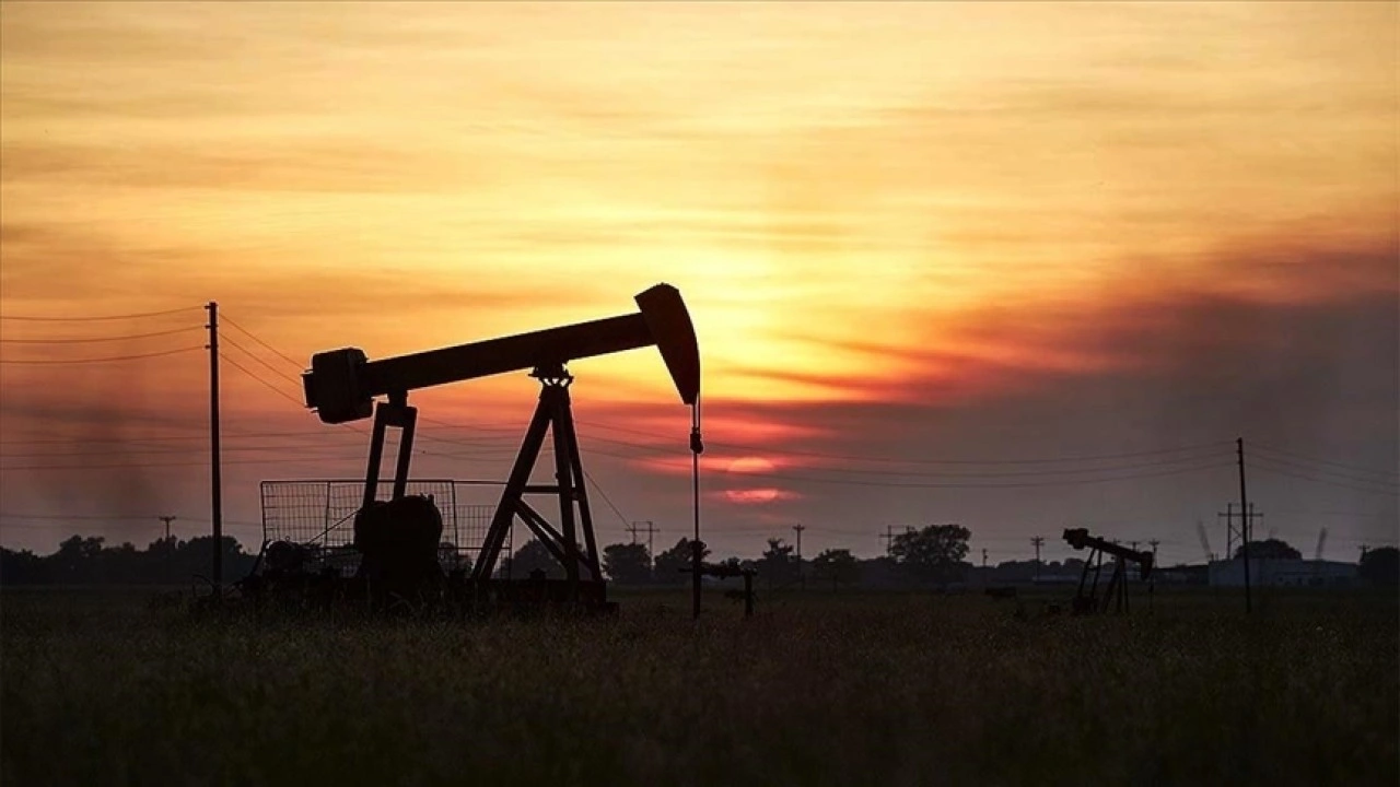 Petrol fiyatları İsrail'in İran'a saldırmasıyla yüzde 7'den fazla yükseldi