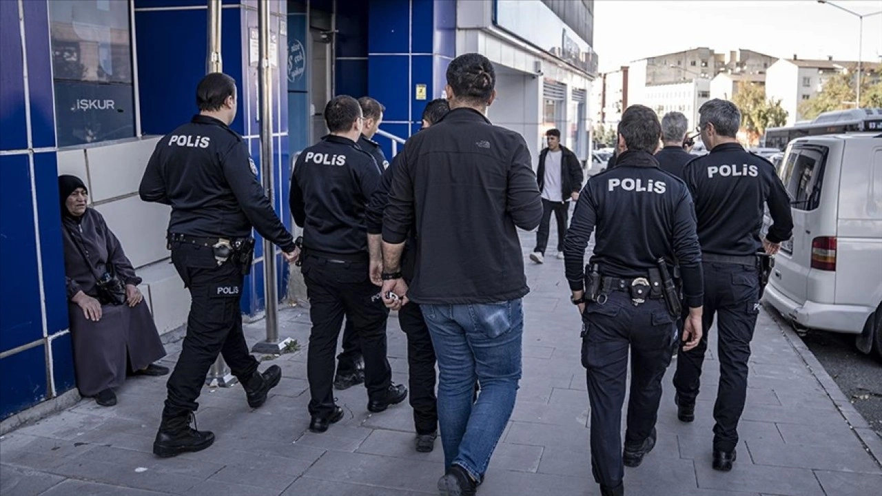 Polisin hızlı refleksi Kıbrıs gazisini dolandırılmaktan kurtardı