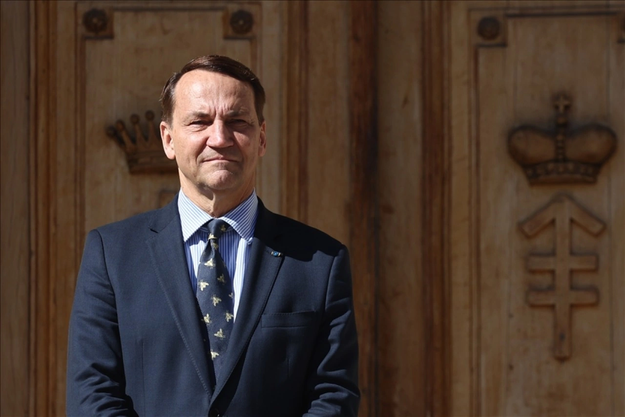 Polonya, Rusya Devlet Başkanı Putin'i hava sahasından geçmemesi konusunda uyardı