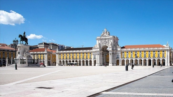 Portekiz'de çoğunluğu kadın bakanlardan oluşan yeni hükumet kuruldu