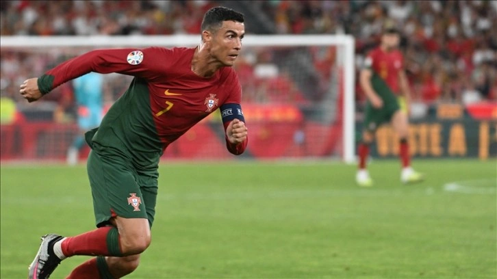 Portekizli Ronaldo, milli takım formasıyla 200 maça çıkan ilk futbolcu oldu