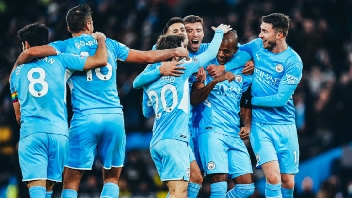 Premier Lig'de Manchester City, West Ham United'ı 2 golle geçti