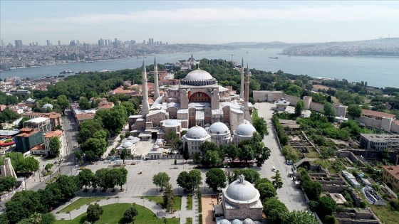 Prof. Dr. Şimşirgil: Ayasofya'nın yeniden camiye dönüştürülmesinin önünde hiçbir engel yok