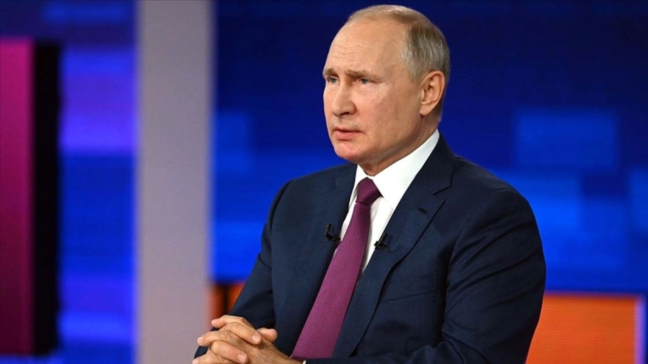 Putin, doğal gaz ödemelerinin Gazprombank dışı bankalara yapılabilmesine yönelik izni uzattı