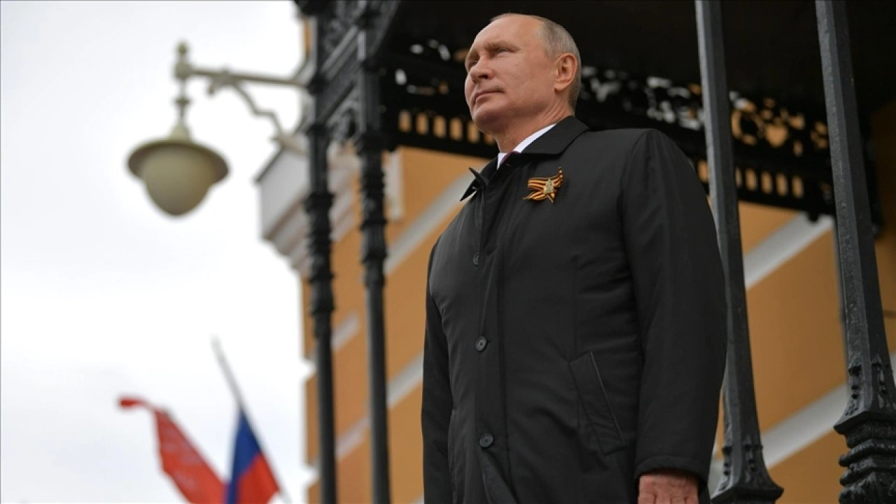 Putin, Zafer Bayramı dolayısıyla 2. Dünya Savaşı'na katılan eski Sovyet halklarını tebrik etti