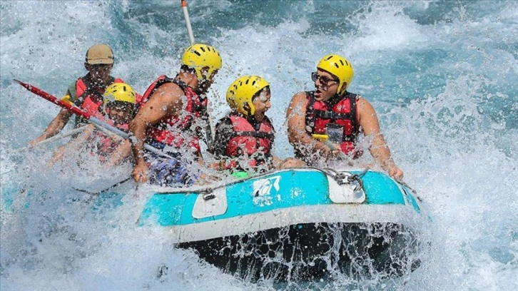Rafting tutkunlarının adresi Köprüçay bu yıl turist sayısında rekora gidiyor