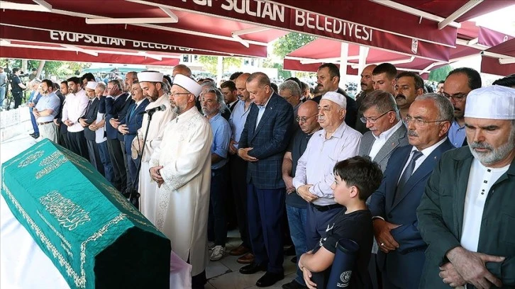 Rasim Özdenören son yolculuğuna uğurlandı