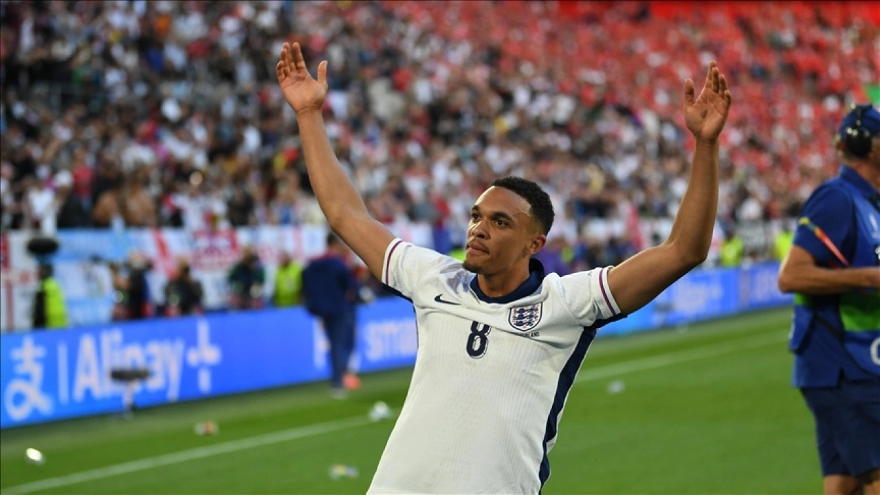 Real Madrid, Trent Alexander-Arnold'u kadrosuna kattı