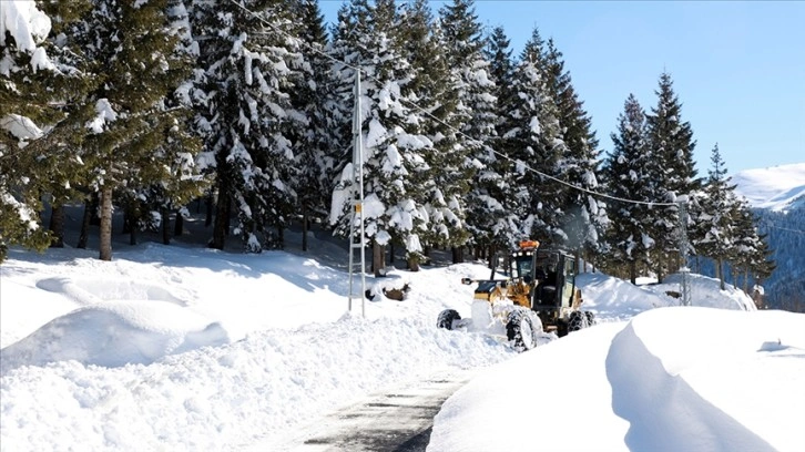 Rize'de eğitime kar engeli