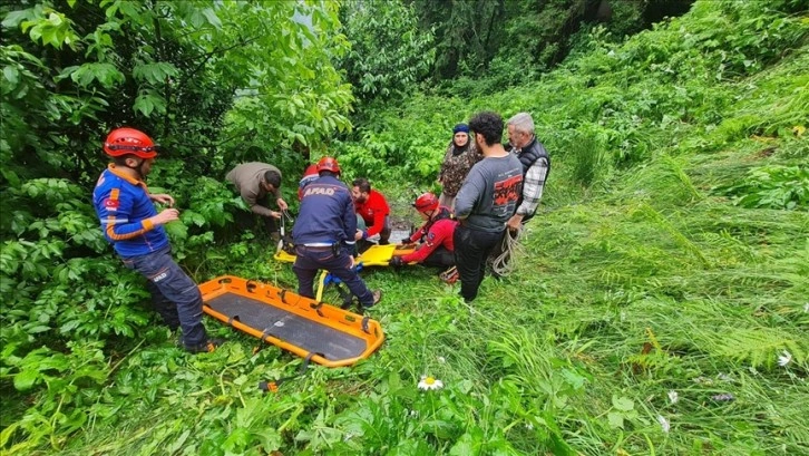 Rize'de yük taşımada kullanılan teleferikten düşen iki kadından biri öldü