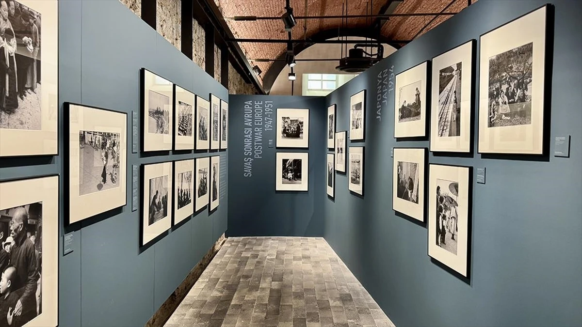 'Robert Capa-Gerçek En İyi Fotoğraftır' sergisi Ara Güler Müzesi'nde açıldı