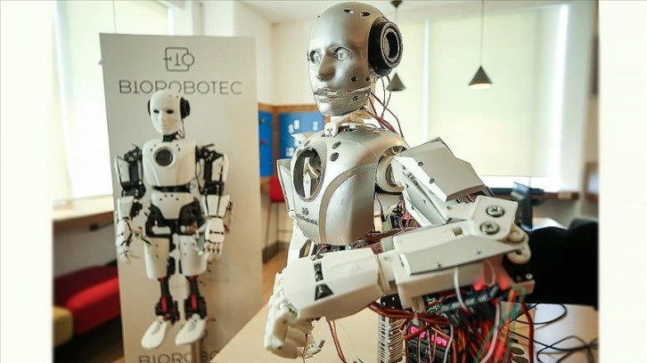 Robotik kodlama için tasarlanan Türk robot 