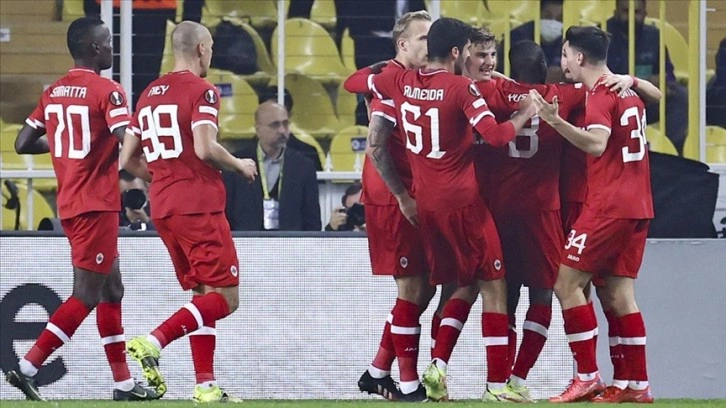 Royal Antwerp, 66 yıl sonra gelen Belçika ligi şampiyonluğunu kutluyor