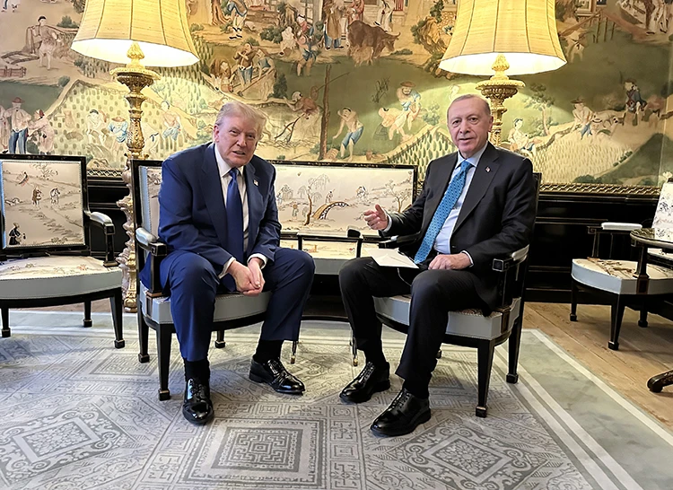 Rus akademisyen Smirnov: NATO zirvesinde sadece Erdoğan ve Trump şık görünüyordu