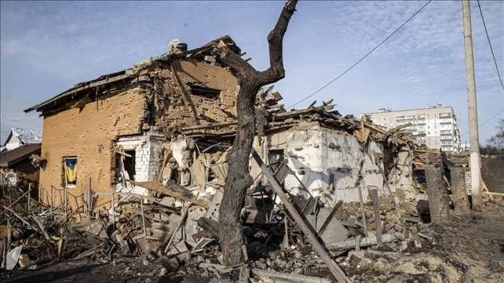 Rus güçlerinin Dnipro kentine düzenlediği saldırılarda sivil altyapılar hasar aldı