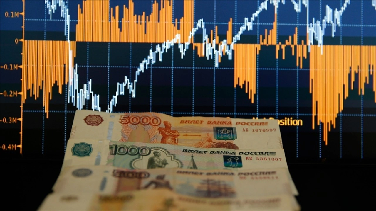 Rus piyasaları müzakereler öncesi düşüşle açıldı