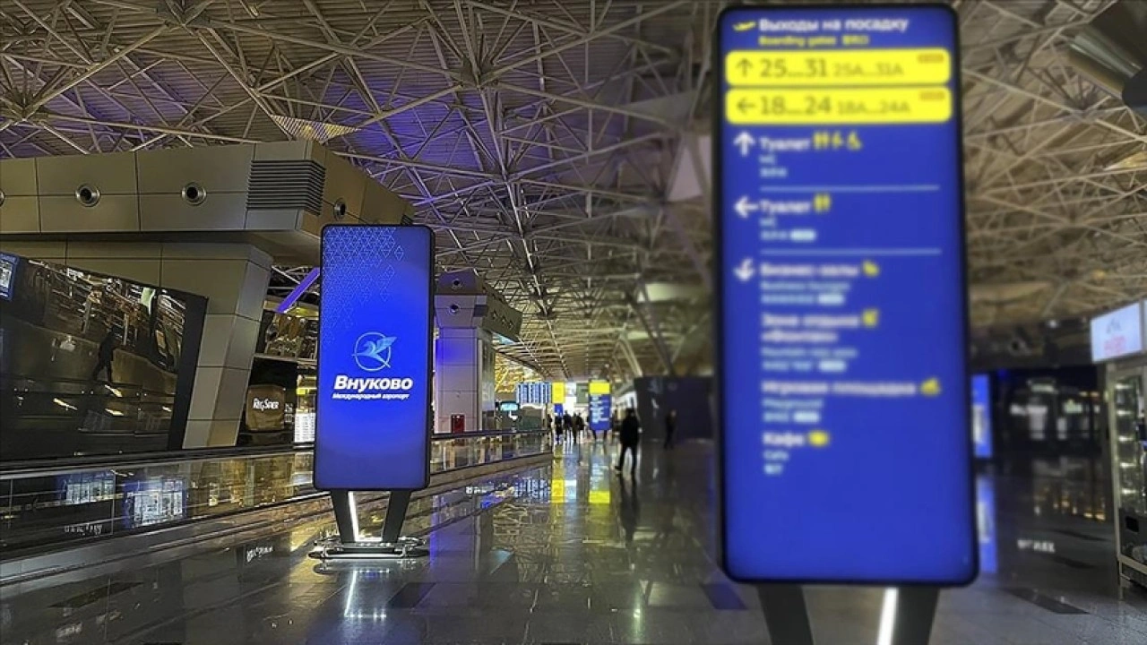Rusya'da bazı hava yolu şirketleri uçuşlarda iptal ve gecikme uyarısı yaptı