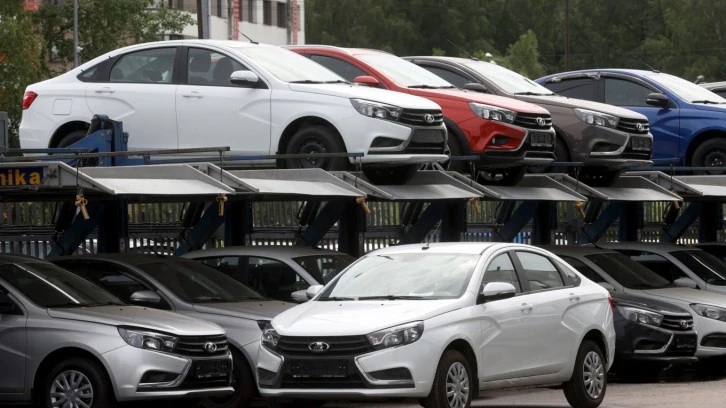 Rusya'da yeni otomobil satışları 11 ayda yüzde 59 arttı