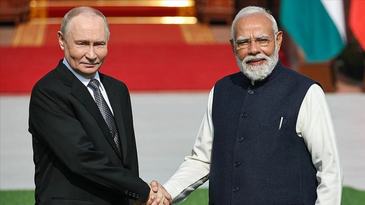 Rusya Devlet Başkanı Putin ve Hindistan Başbakanı Modi'nin görüşmesi başladı