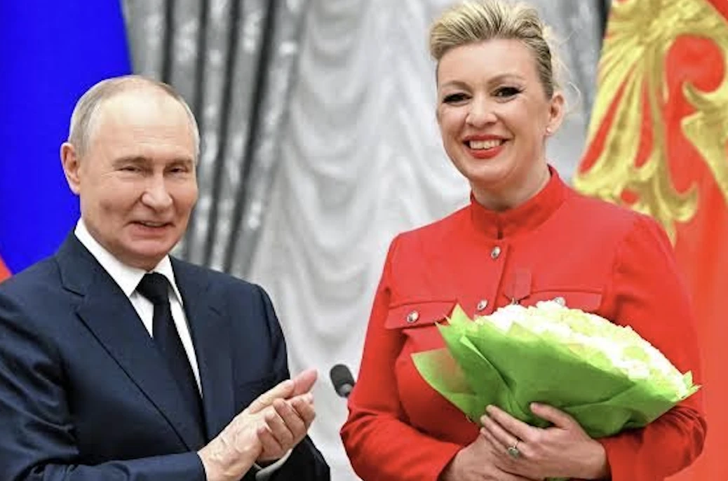 Rusya Dışişleri S&ouml;zc&uuml;s&uuml; Zaharova'nın &rsquo;50. Yaş G&uuml;n&uuml; j&uuml;bilesi&rsquo;ne coşkulu kutlama