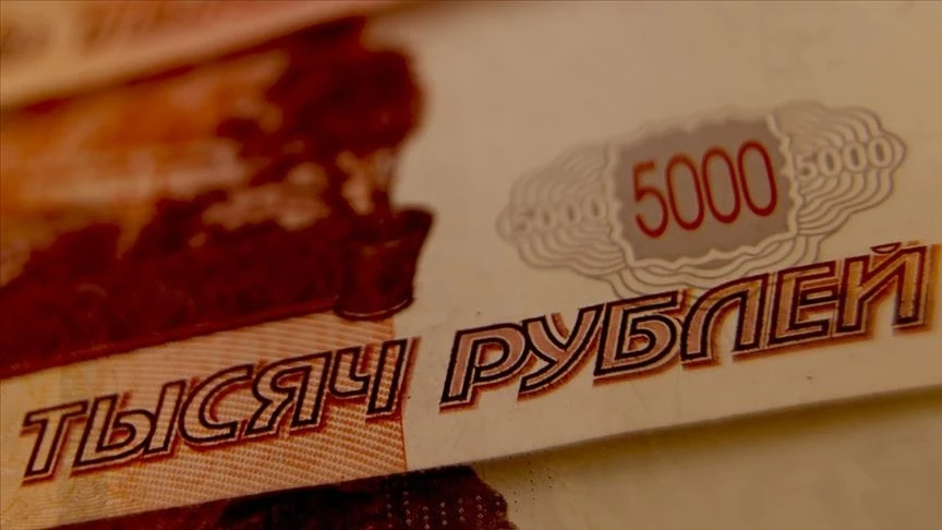 Rusya'nın &quot;Davos'u&quot; SPIEF'in gündeminde yüksek faiz ve güçlü ruble vardı