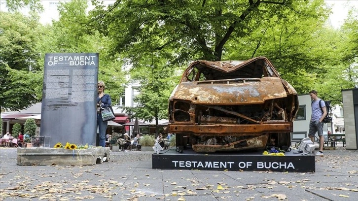 Rusya-Ukrayna savaşında Butça'da kurşunlandıktan sonra yanan araç Berlin'de sergileniyor