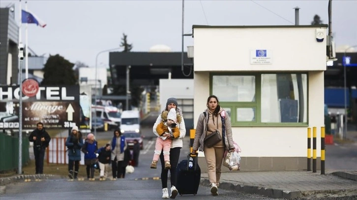 Rusya-Ukrayna savaşının başından beri 453 bin kişi Ukrayna'dan Polonya'ya geçti