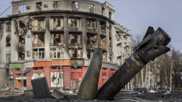 Rusya, Ukrayna’nın başkenti Kiev dahil bazı şehirlerine yoğun hava saldırısı düzenledi