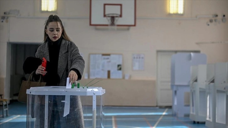 Rusya’da devlet başkanı seçiminin ikinci gününde katılım oranı yüzde 50’yi geçti