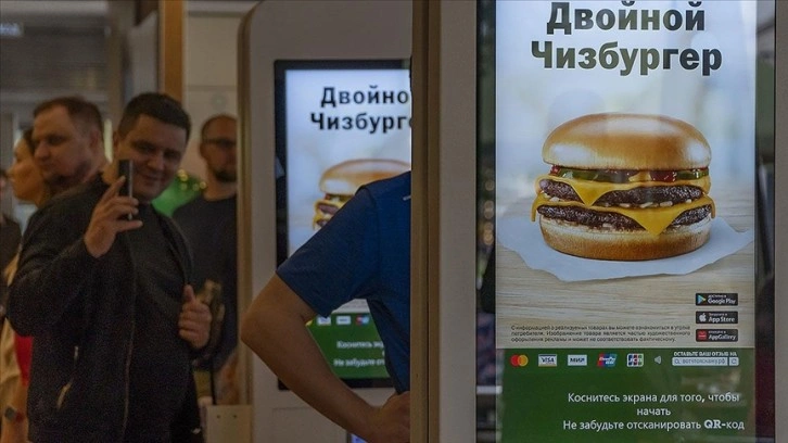 Rusya'da McDonald’s restoranları yeni ismiyle tekrar açıldı