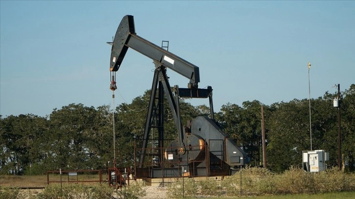 Rusya'nın petrol ve gaz gelirleri nisanda da tahminlerin altında kalacak