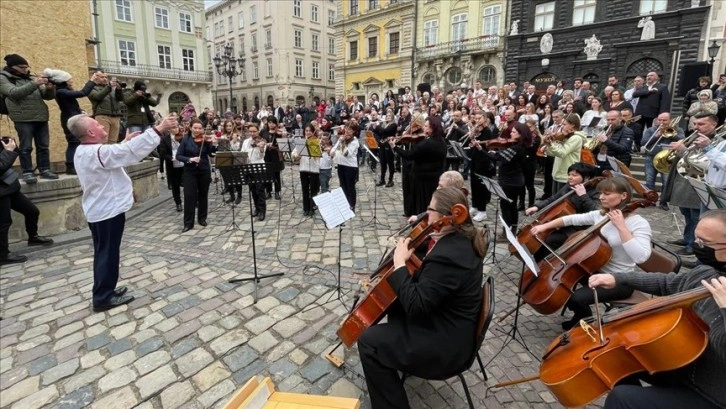 Rusya'nın saldırıları Lviv’de konserlerle protesto edildi