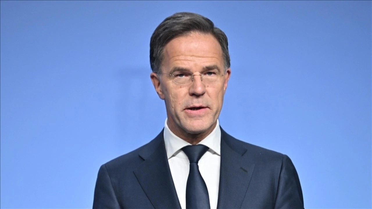 Rutte, Ukrayna'nın barış görüşmelerinde mümkün olan en güçlü konumda olması gerektiği görüşünde