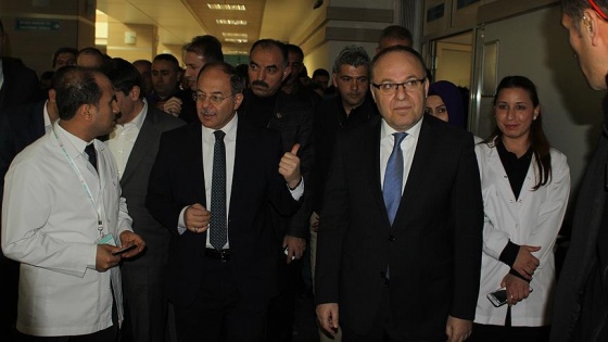 Sağlık Bakanı Akdağ, Siirt'te hastaları ziyaret etti