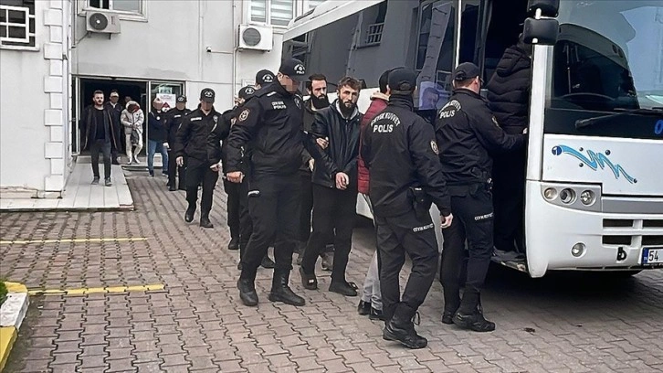 Sakarya'da DEAŞ'a yönelik Bozdoğan-11 operasyonlarında yakalanan 33 şüpheliden 14'ü tutuklandı