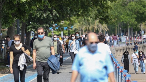 Salgınla mücadeledeki başarının boşa gitmemesi için 'tedbirlere bir müddet daha uyulması' gerekli