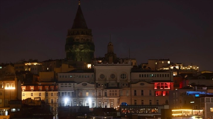 Salt Galata'nın ışıkları iklim krizine dikkati çekmek için bir saatliğine kapatıldı