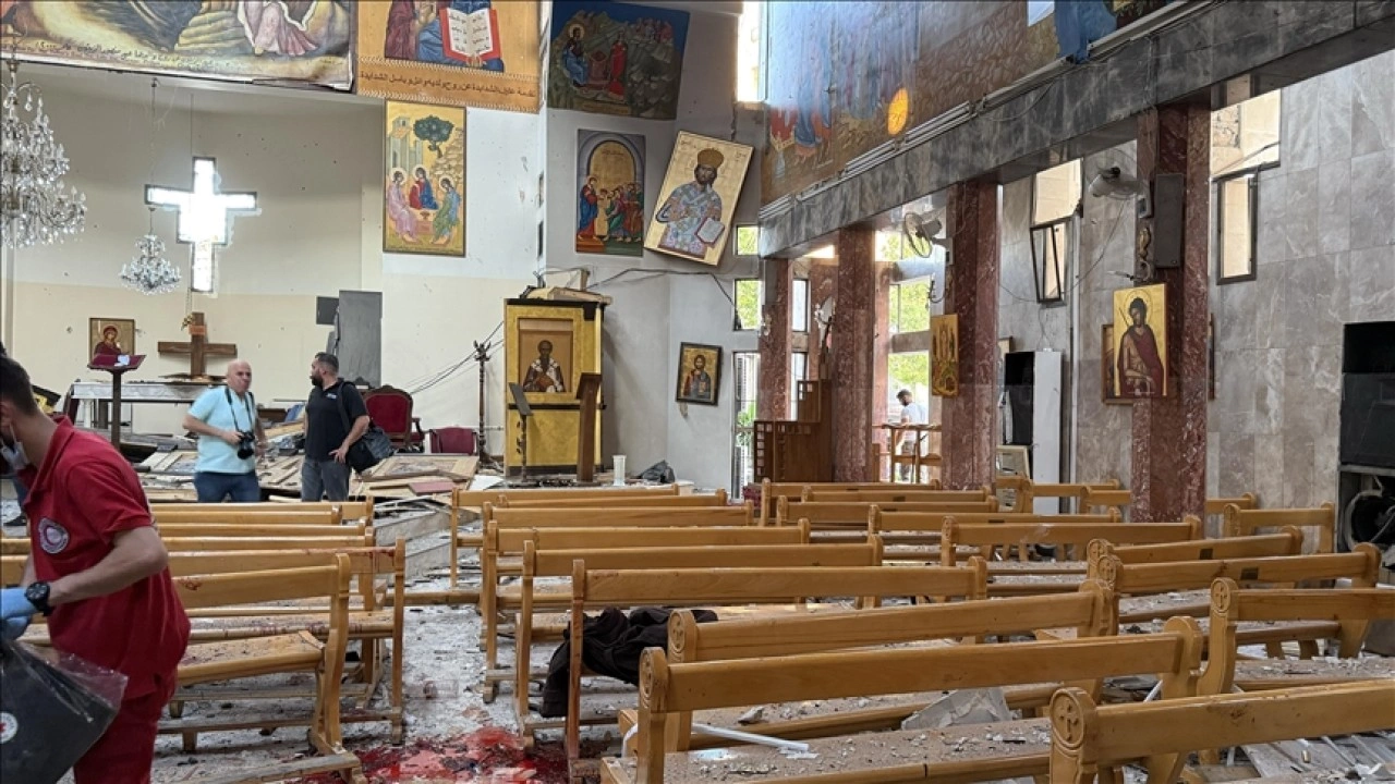Şam'da kilisede meydana gelen patlamada 13 kişi hayatını kaybetti