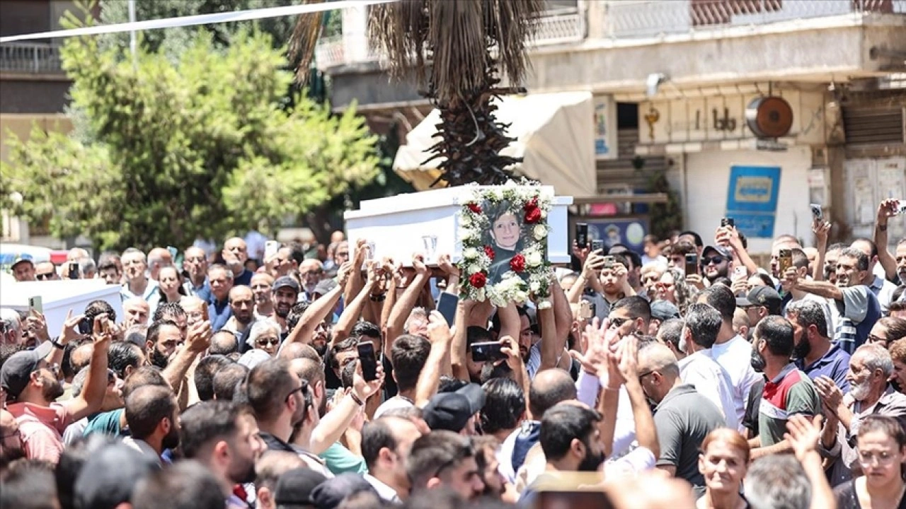 Şam'da Mar İlyas Kilisesi saldırısında yaşamını yitirenler için toplu cenaze töreni yapıldı