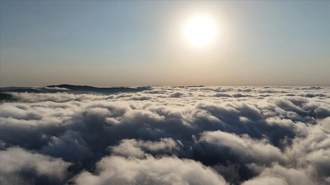 Samsun'da 1650 rakımlı Dürtmen Dağı'ndaki "sis denizi" dronla görüntülendi