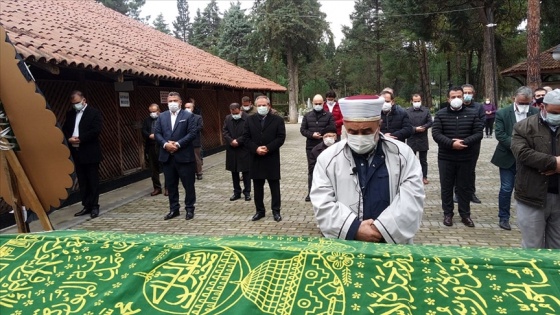 Samsun'da vefat eden eski bakanlardan Bulutoğlu son yolculuğuna uğurlandı