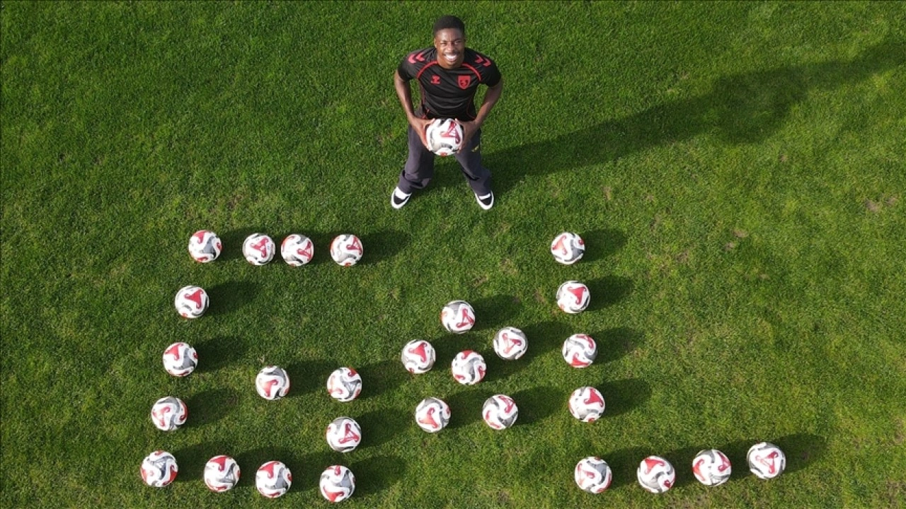 Samsunsporlu Musaba gösterdiği performanstan dolayı mutlu