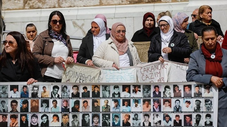 Saraybosna'da Srebrenitsa Soykırımı kurbanları anıldı