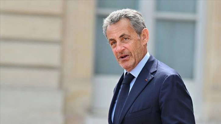 Sarkozy, yolsuzlukla yargılandığı davada hapis cezasına çarptırıldı